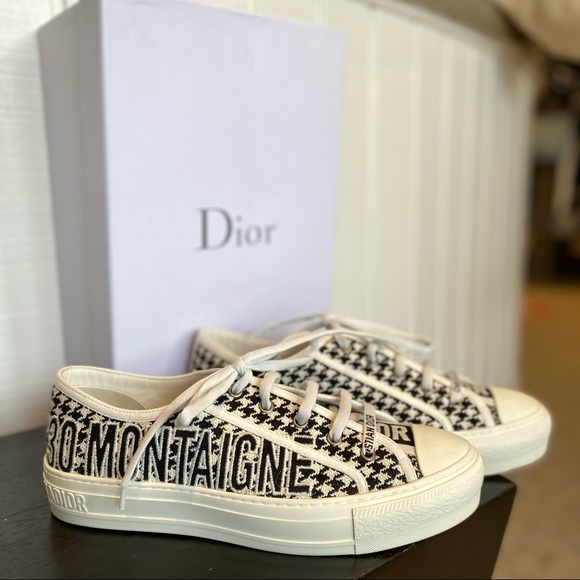 Dior Shoes - Dior 30 Montaigne Walk'N'Dior Low Top Sneakers